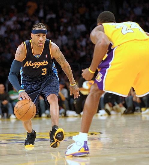 通过大型屏 通过大型屏