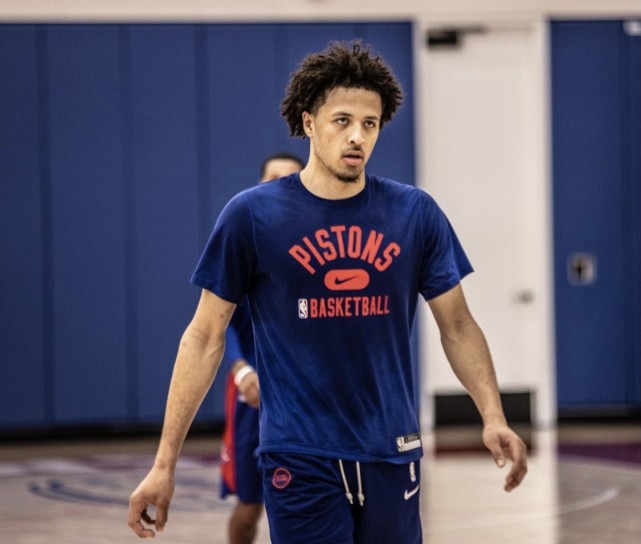 她的开球相 她的开球相