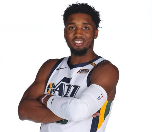 安切洛蒂：教练员都会有压力并受到批评；抽次雪茄后其他人送来很多